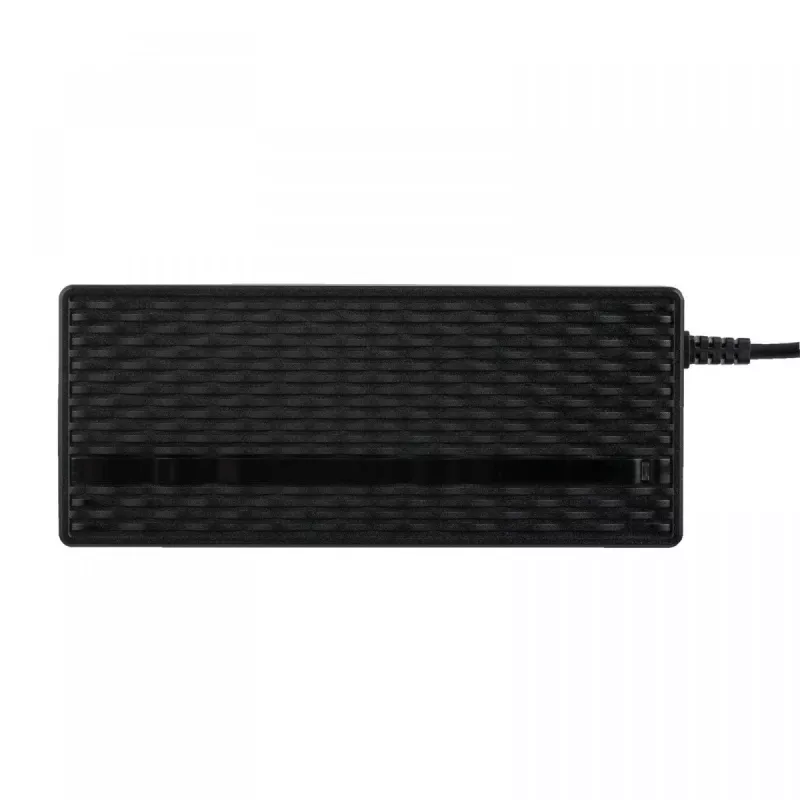 Akyga AK-EV-09 oplader voor e-bikes / e-scooters met 48V-accu (13s), 54,6 V, 2 A, 110 W, kabel zonder stekker, 1 m