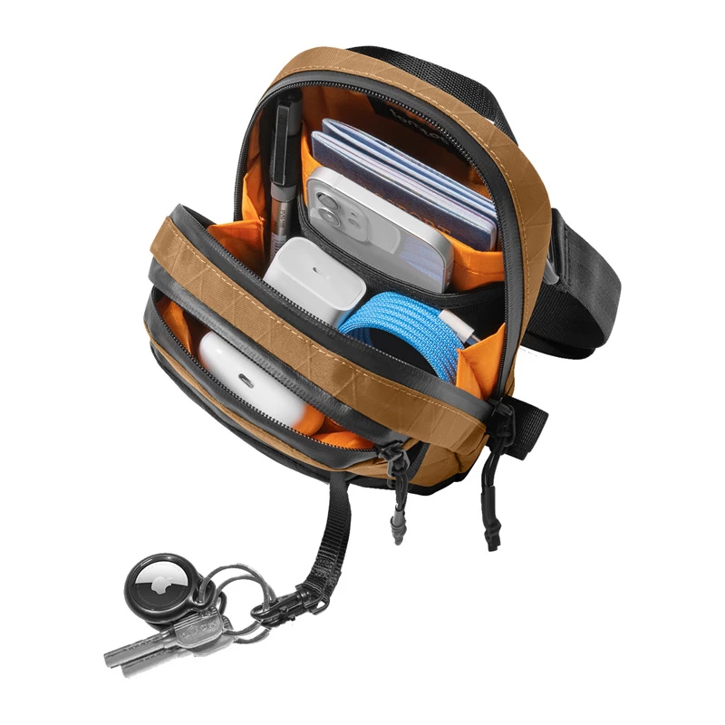 Reistas Tomtoc Aviator-T37 met schouderband, X-Pac-stof, bruin