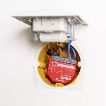 Slimme schakelaar Shelly 1PM Gen4 – draadloos, 110–240 V AC, max. 240 V, vermogensmeting, 16 A, 42×16×37 mm