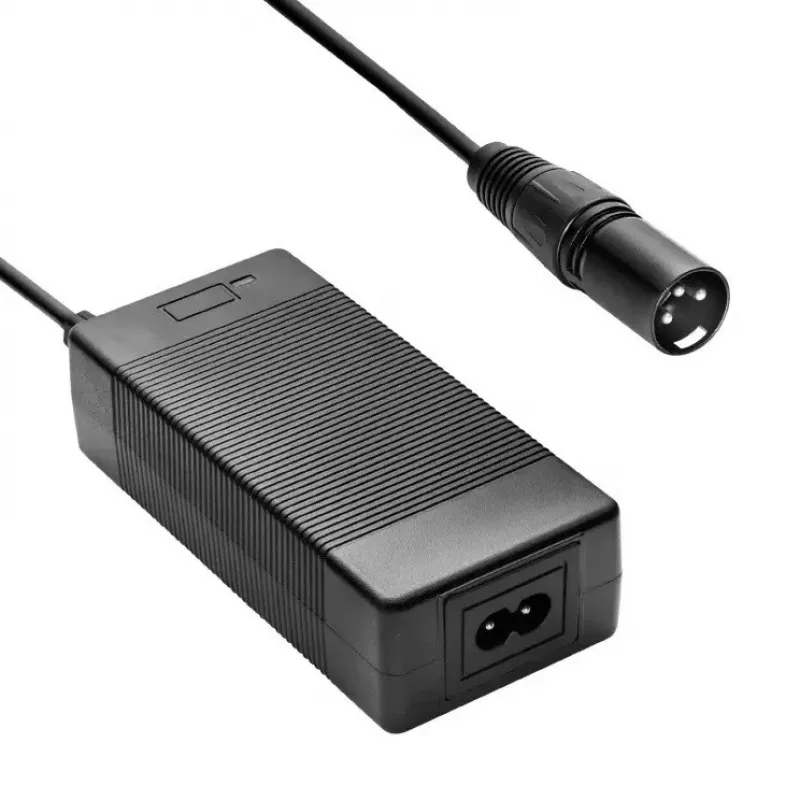 Akyga AK-EV-01 e-bike accuoplader voor 24V-accu's, 29,4 V / 2 A, 60 W, XLR-stekker