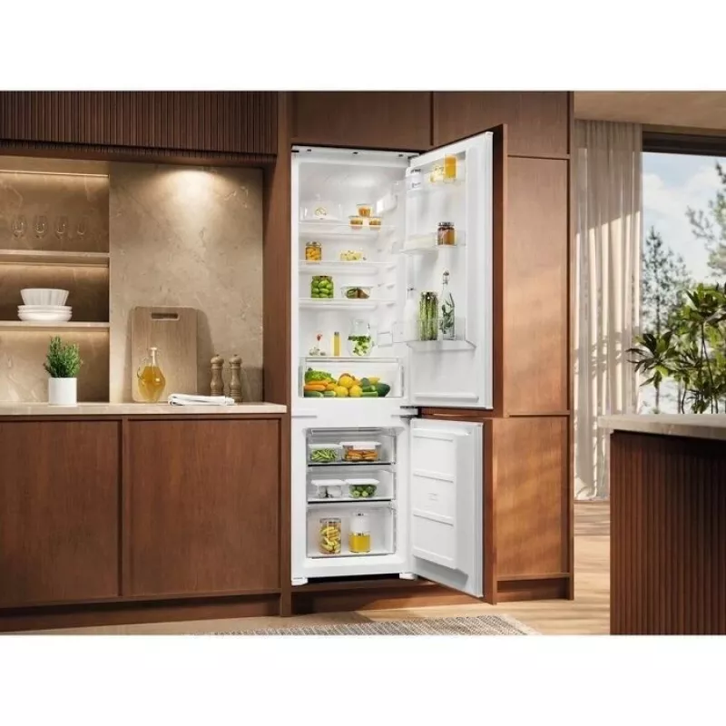 Inbouw koel-vriescombinatie Electrolux ENS3SE18S – roestvrijstaal, vriesvak boven, verwisselbare deurstop, energie-efficiëntieklasse E