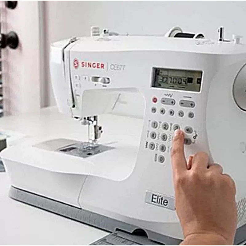 Naaimachine SINGER CE677
