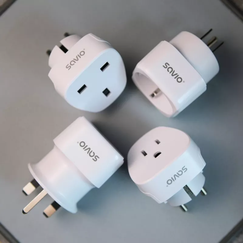 Reisadapter AP-04 SAVIO