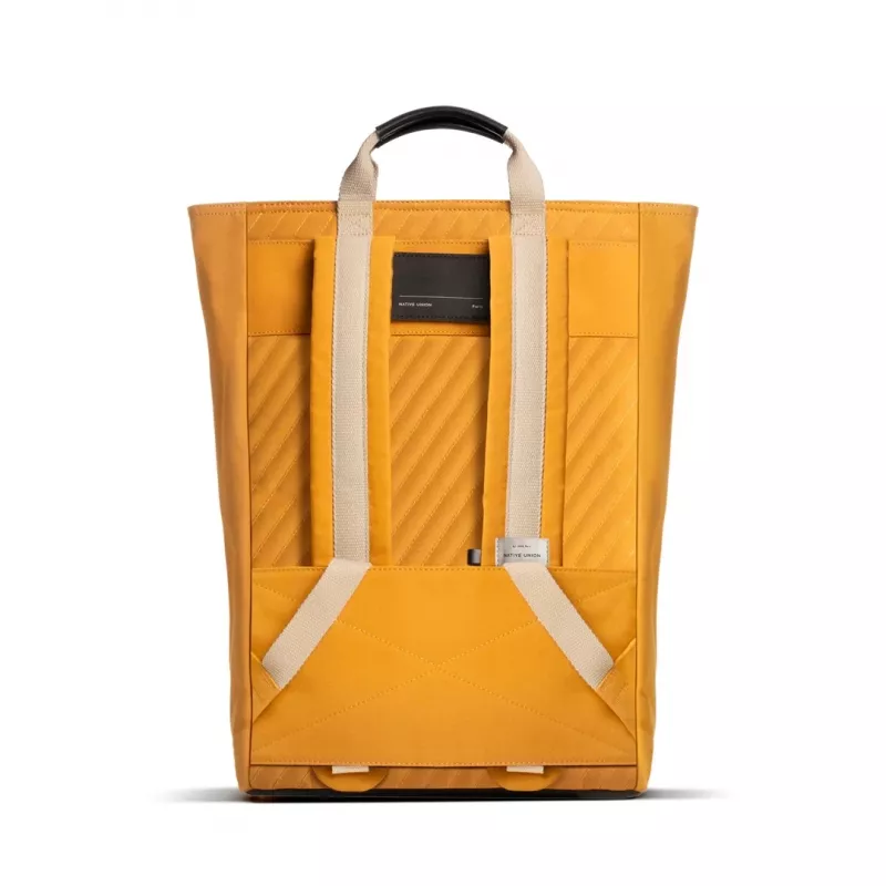 Lässiger rugzak Native Union W.F.A Backpack geel 100% gerecycled PET