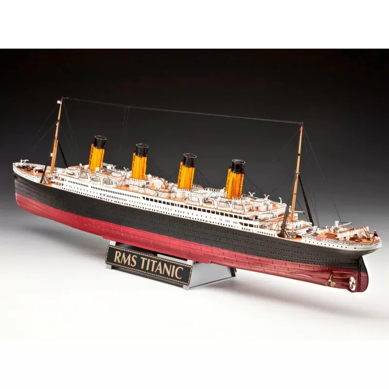 Rv05715 - Revell -1:400 - geschenkset - 100 jaar Titanic (speciale uitgave)