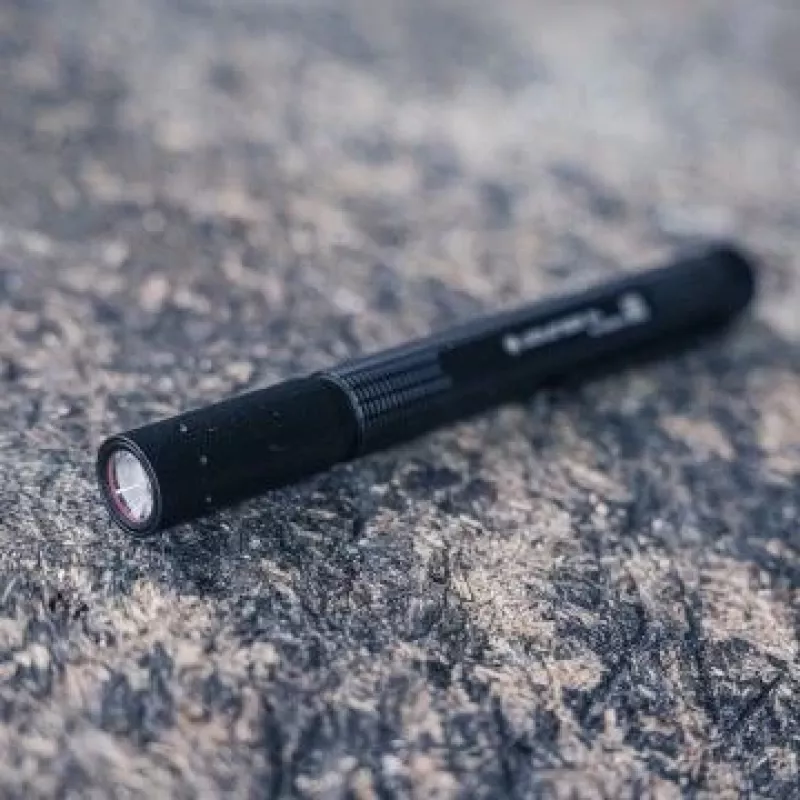 Ledlenser P4 LED-penzaklamp, zwart