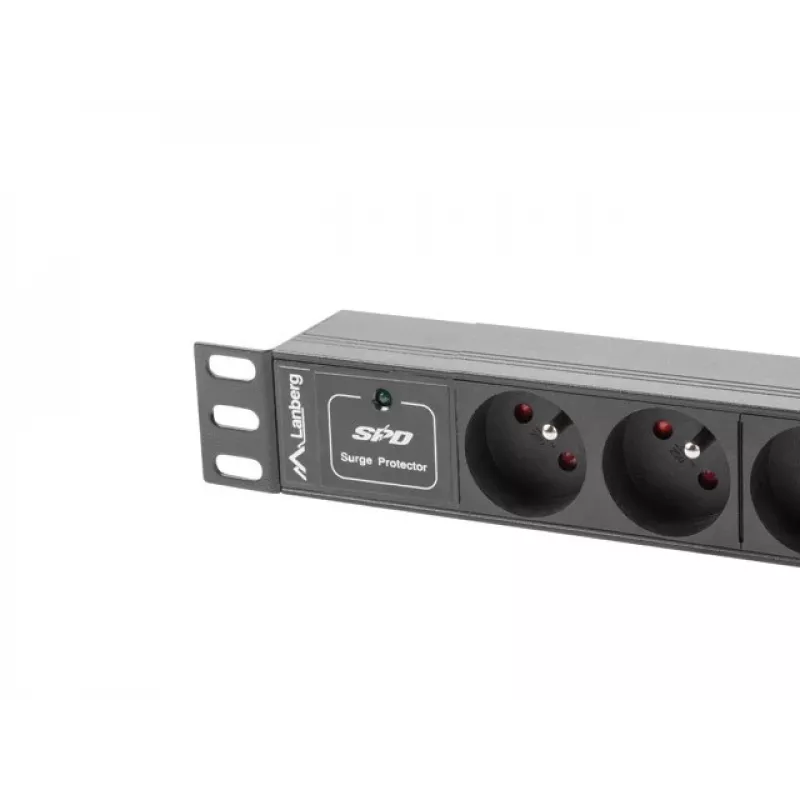 Stekkerdoos LANBERG PDU-03E-0200-BK — 1HE, 3x Type-E stopcontacten, 220–250 V, 16 A, 2 m kabel, zwart