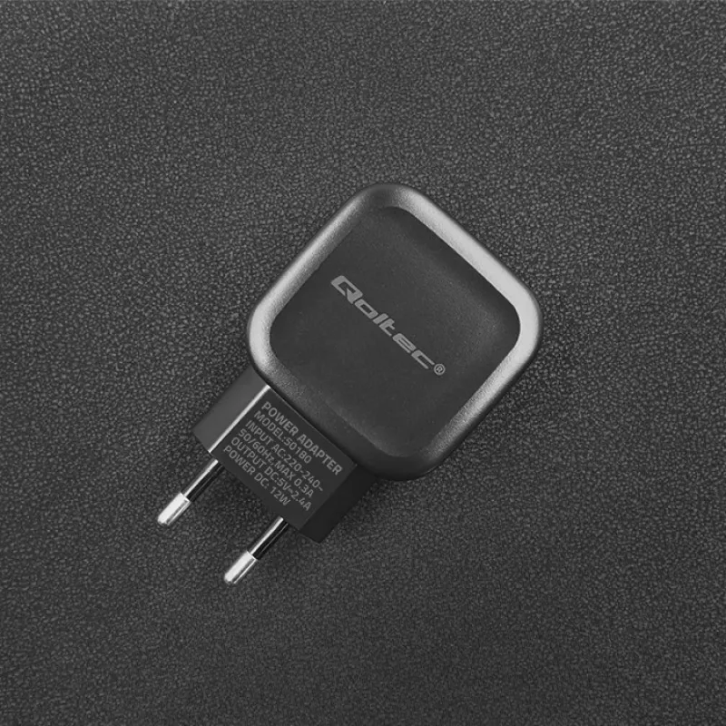 AC indoor oplader QOLTEC 50186 voor smartphone en tablet, 5 V 3.4 A, 17 W, 2× USB, zwart