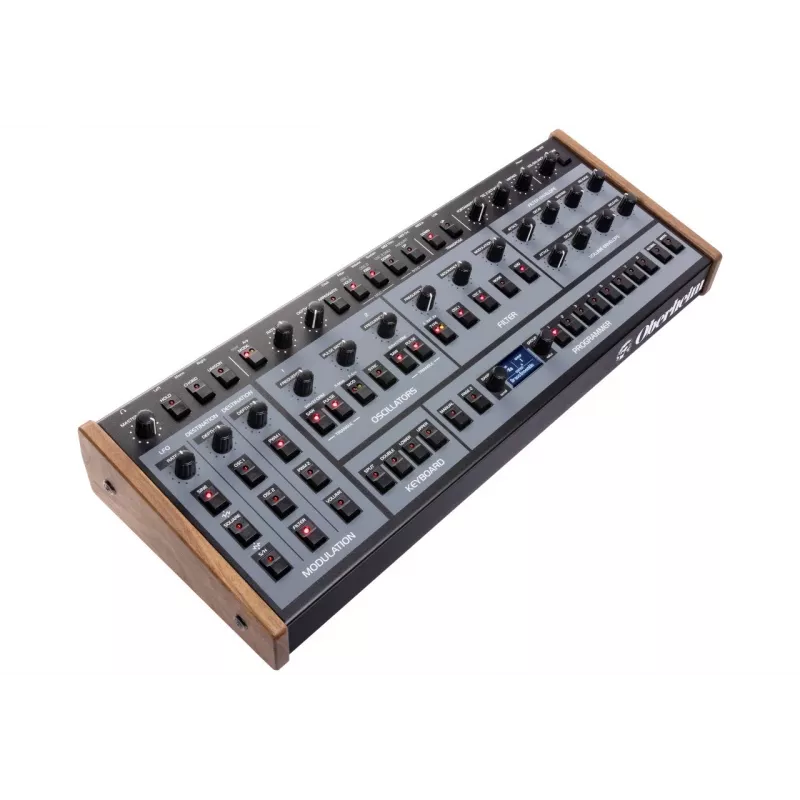 Oberheim OB-X8 analoge polyfone desktopsynthesizer