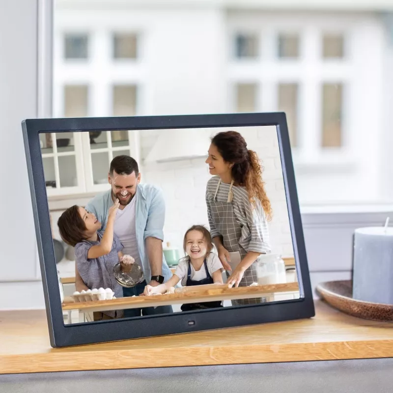 Digitaal fotolijstje SENCOR SDF 1571 BK — 15-inch zwart multimediaframe