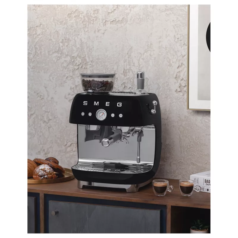 SMEG EGF03BLEU espressomachine. koffieautomaat 50s Style. zwart
