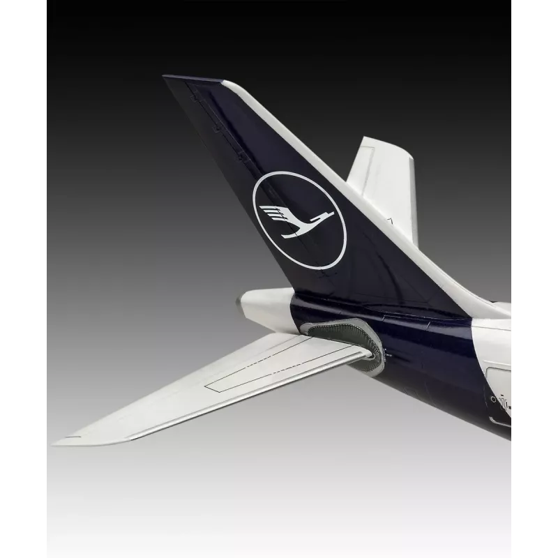 Plastic model vliegtuig REVELL Airbus A330-300 Lufthansa schaal 1:144