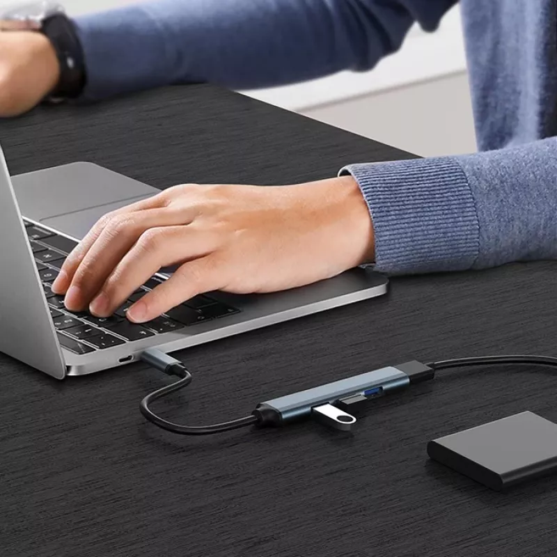 USB-hub QOLTEC 53792, USB-C 3.1 naar 4 poorten (USB 3.0 x1, USB 2.0 x3)