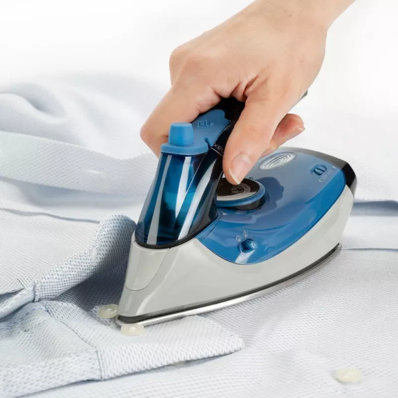 Reis-strijkijzer met stoomfunctie Black+Decker BXIR1000E
