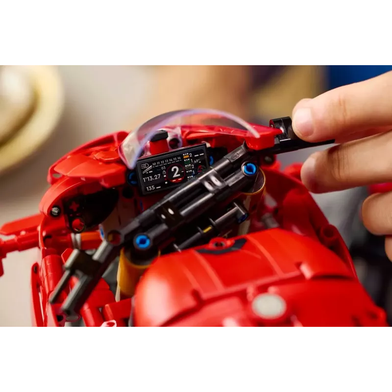 LEGO TECHNIC 42202 Ducati Panigale V4 S Motor