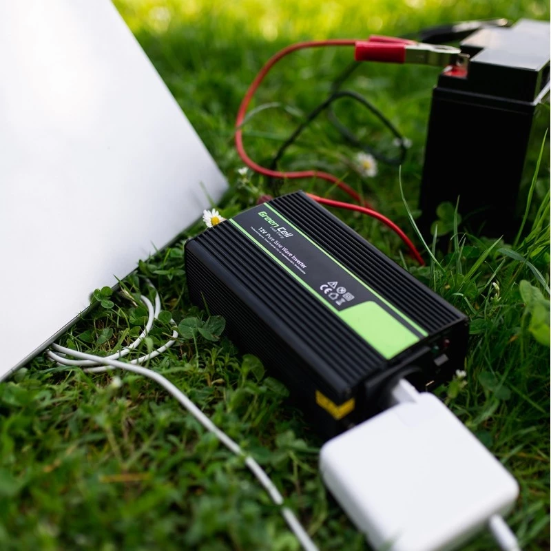 Omvormer Green Cell INV12 3000 W 12 V naar 230 V, 50 Hz, 1 USB, actieve koeling, zwart