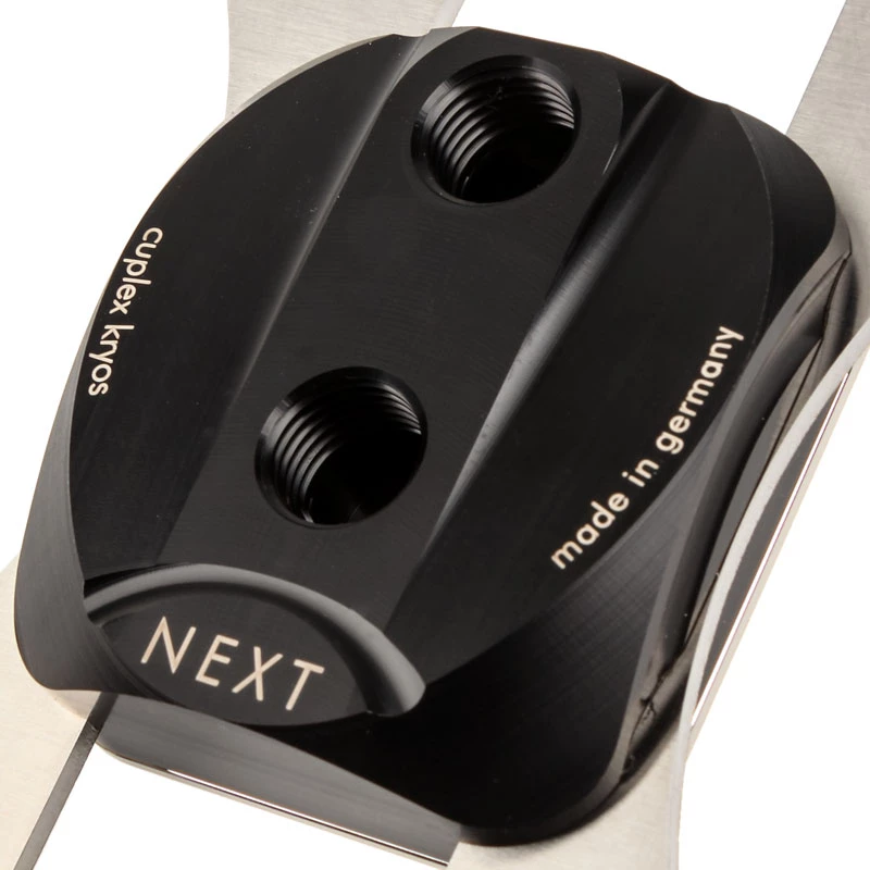 Waterkoelblok Aqua-Computer 21703 — acetal/nikkel, socket AM4, 111×75×22 mm, zwart/zilver