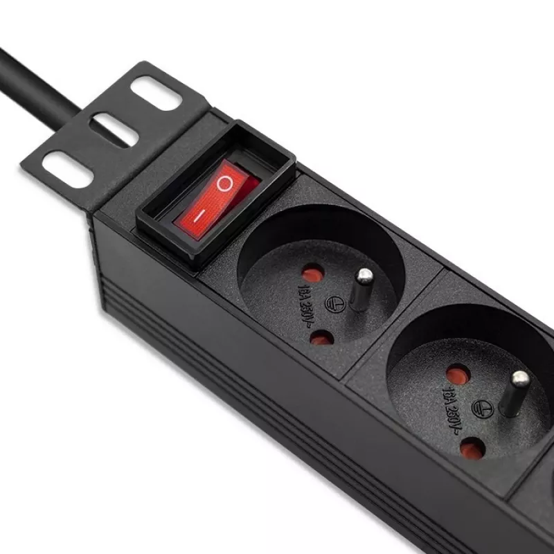 Qoltec aluminium PDU voor 10'' RACK | 1U | 16A | 4xFRANS | 1,8m