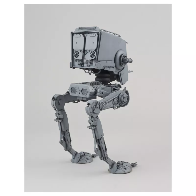 Bouwpakket van een gepantserd gevechtsvoertuigmodel REVELL AT-ST 1:48, hoogte 182 mm
