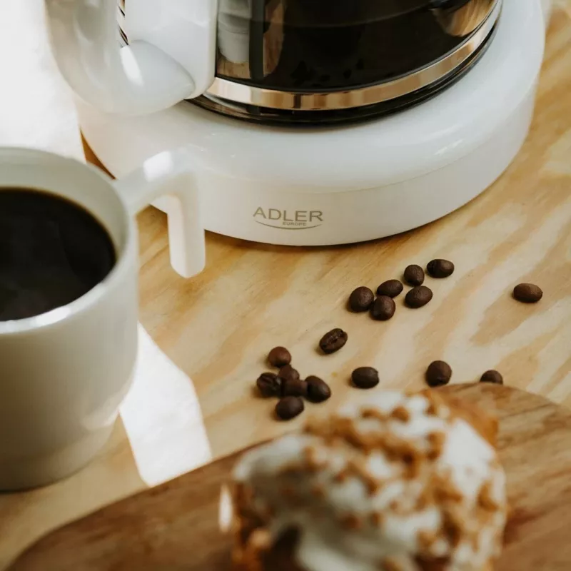 Adler AD 4383w filterkoffiezetapparaat voor gemalen koffie 1,5 L wit
