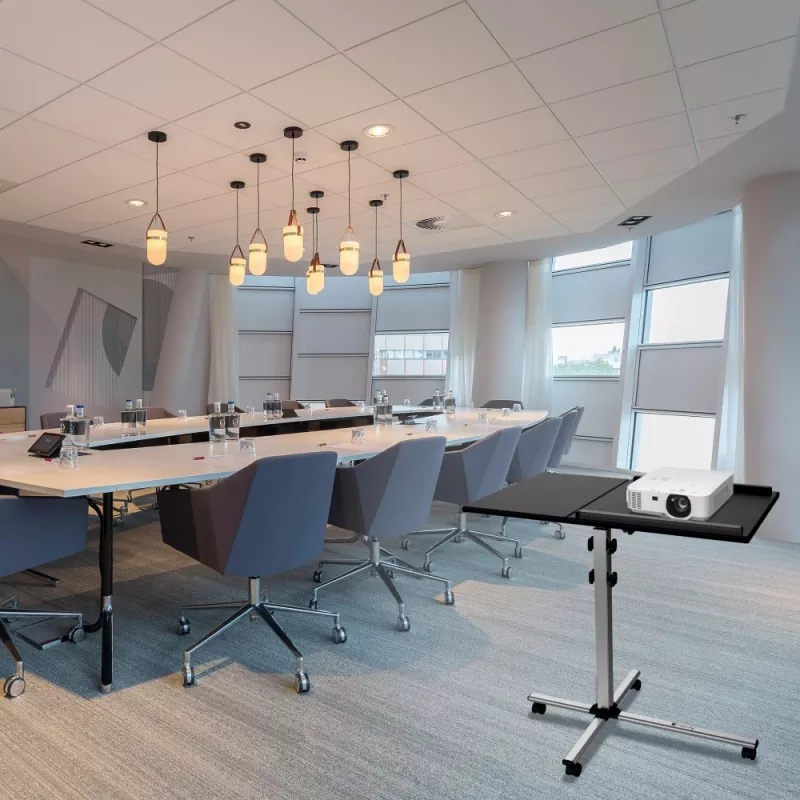 Laptopstandaard Techly universele verstelbare trolley voor notebook projector zwart