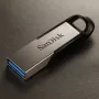 WESTERN DIGITAL SanDisk Ultra Flair - 256GB USB-stick - USB 3.0 - zwart / zilver