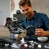 LEGO Technic motorfietsmodel BMW M1000RR 42130 met gedetailleerde motor en werkende vering