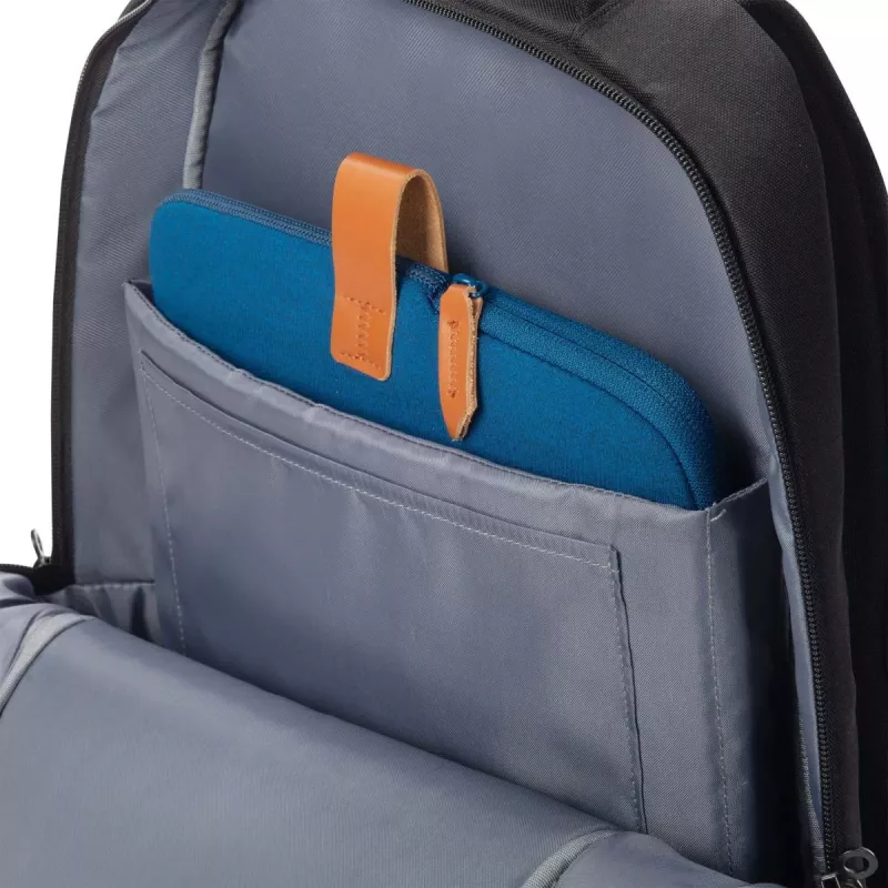 DICOTA Skin Urban- 16in MacBook sleeve - Navy Blue / gerecycled polyester neopreenweefsel