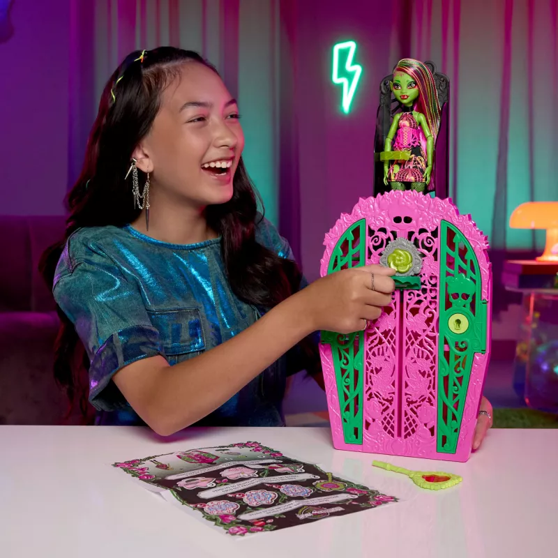 Monster High Skulltimate Secrets Garden Mysteries speelset, Venus McFlytrap-pop met meer dan 19 verrassingen