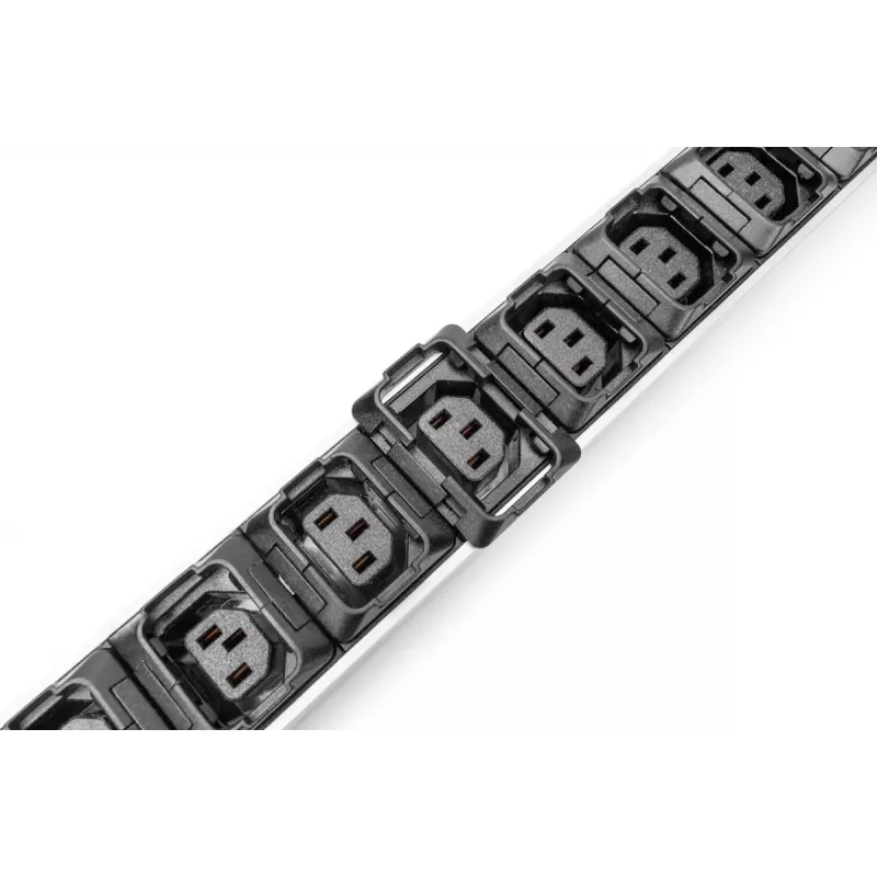 DIGITUS IT BASIC PDU. 3PH. 16A. 24 x C13. 3 x C19 Verticaal. 3m kabel. IEC309 3Ph-16A stekker