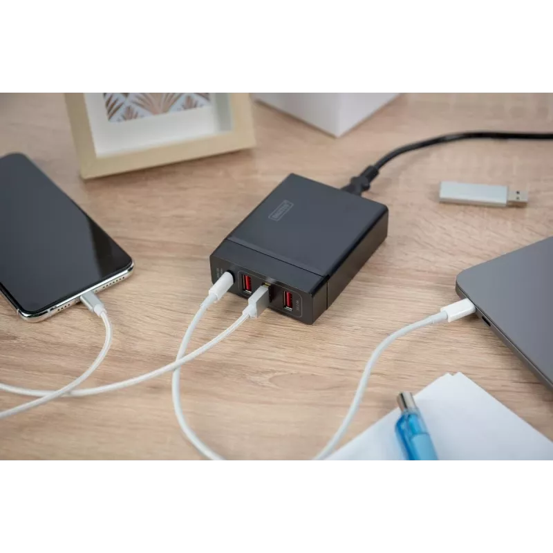 DIGITUS 4-poorts USB-oplader, 72 W 1x USB-C (PD) 5,9,15,20 V/3 A, 3x USB-A 5 V/2,4 A, zwart