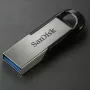 WESTERN DIGITAL SanDisk Ultra Flair - 16 GB USB-stick - USB 3.0 - zwart / zilver