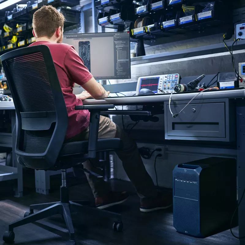 HP Z4 G5 workstation, Intel Xeon W3-2535, 64 GB, 1 TB SSD, NVIDIA RTX 4000 Ada, Windows 11 Pro