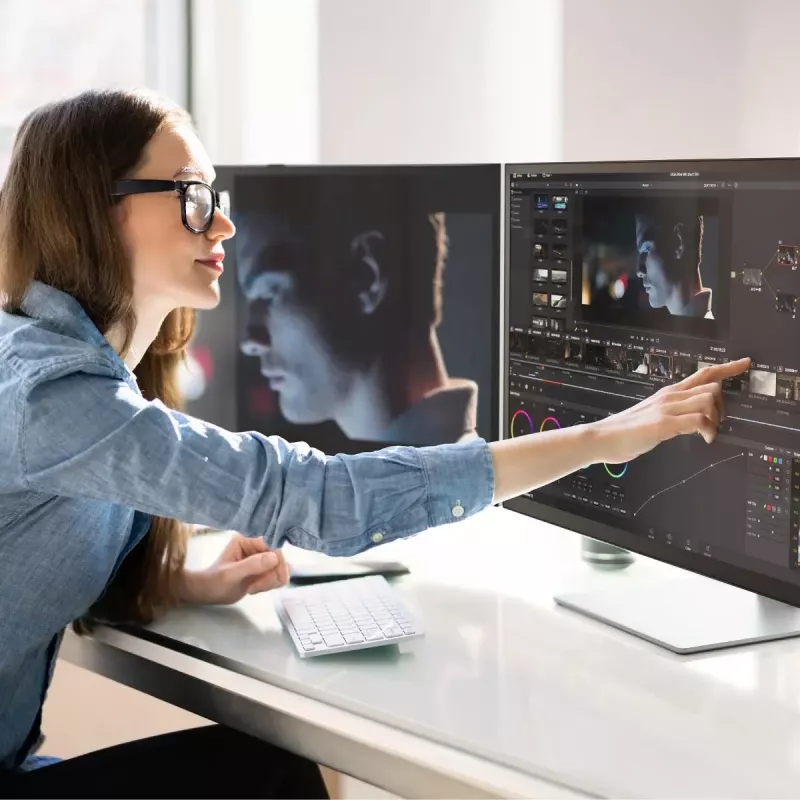 ALOGIC Clarity Max Touch 32C4KPDWT touchscreenmonitor, 32 inch, 3840x2160 4K UHD, 65 W Power Delivery, 8MP-webcam, USB-hub, zwart/zilver