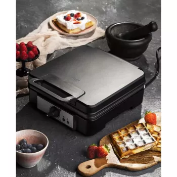 Wafelijzer Adler AD 3049, 4 vierkante wafels, antiaanbaklaag, 1800 W, zwart
