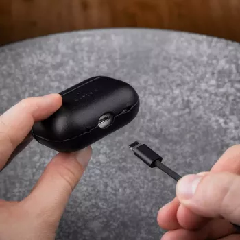 Leren beschermhoes FIXED FIXLPM-999-BK voor oordopjes met MagSafe-ondersteuning, zwart