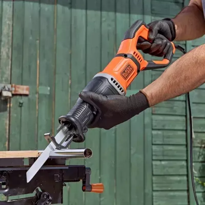 Sabelzaag Black & Decker BES301