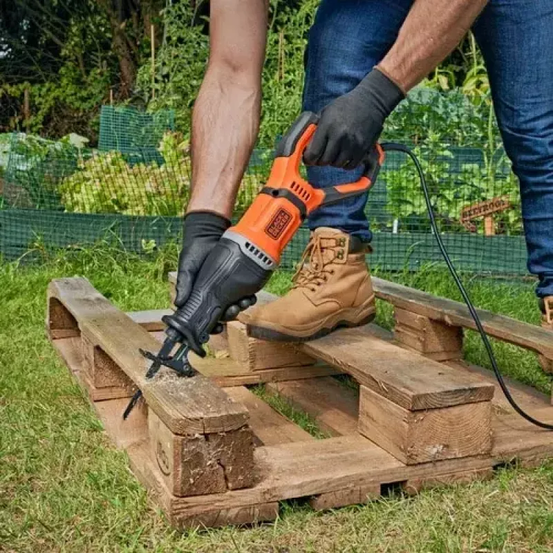 Sabelzaag Black & Decker BES301