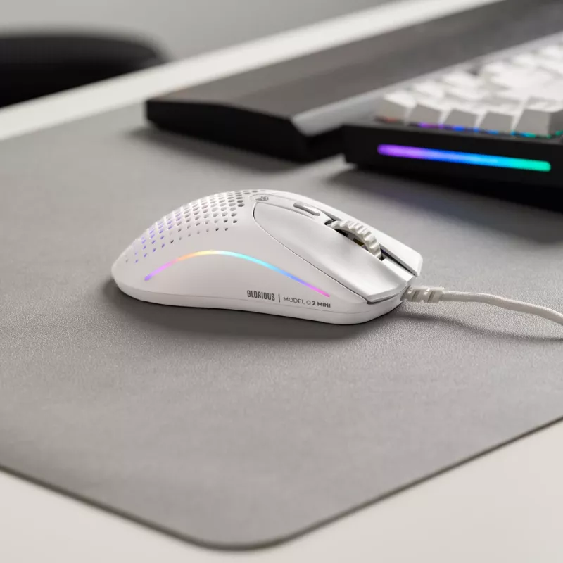 Glorious Gaming Glorious Model O 2 Mini - matwit, rechtshandig, optisch, USB Type-A, 26000 DPI, wit