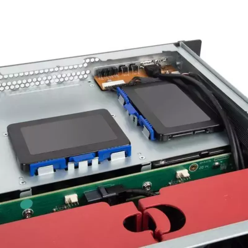 SilverStone SST-RM43-320-RS 4U rackserverbehuizing, E-ATX / SSI EEB, 20x 3,5″ SATA/SAS Hot-Swap, zwart