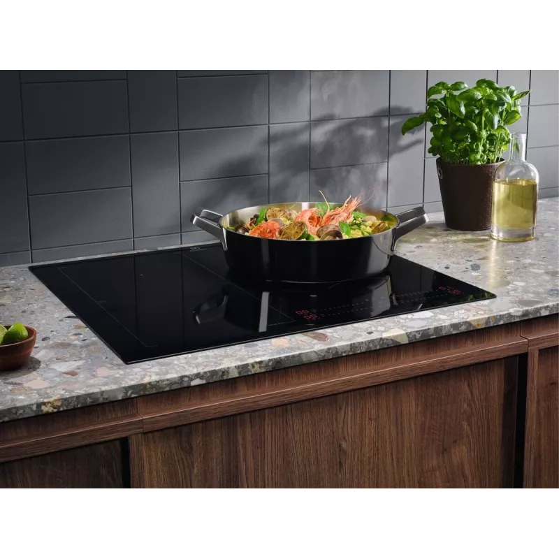Electrolux Serie 700 EIS62453 zwart inbouw 60 cm zone-inductiekookplaat 4 zone(s)