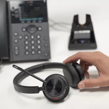 HP Poly Voyager 4320-M +USB-A naar USB-C-kabel +BT700-dongle, draadloos, kantoor/callcenter, 20 - 20000 Hz, 162 g, headset, zwart