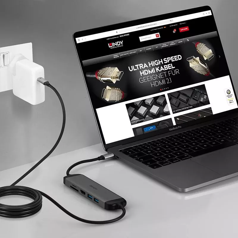 Lindy DST-Micro 140, USB-C laptop micro-dockingstation met 4K-ondersteuning en 1,4 m 60W-laadkabel