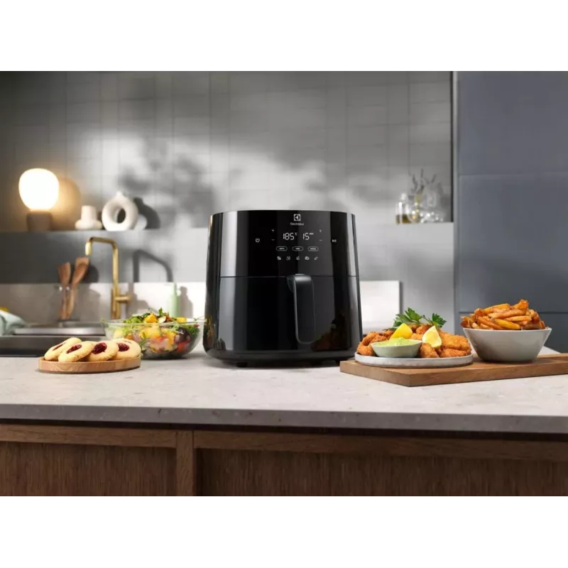 Heteluchtfriteuse Electrolux EAF5B — 5 l, 1500 W, tot 200 °C, 8 programma's, touchbediening, LED-display