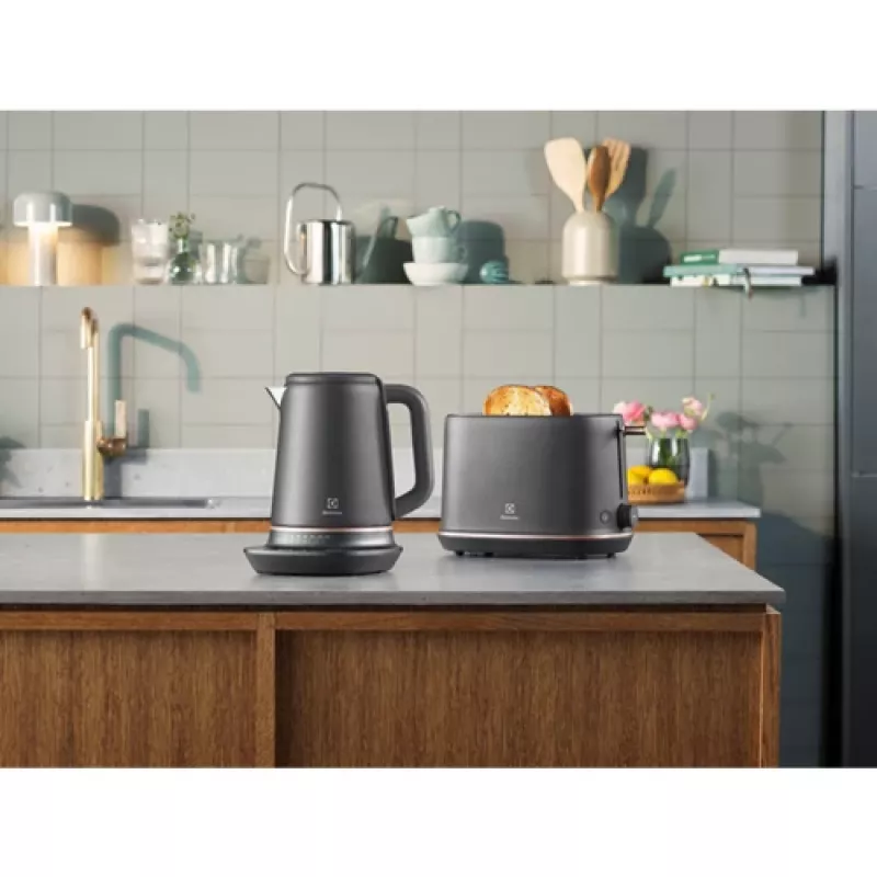 Electrolux E7K16BP waterkoker 1,7 l 2400 W zwart, koper