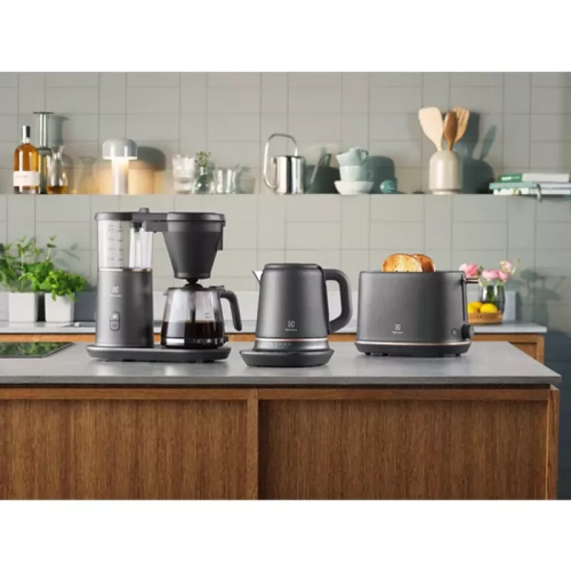 Electrolux E7K16BP waterkoker 1,7 l 2400 W zwart, koper