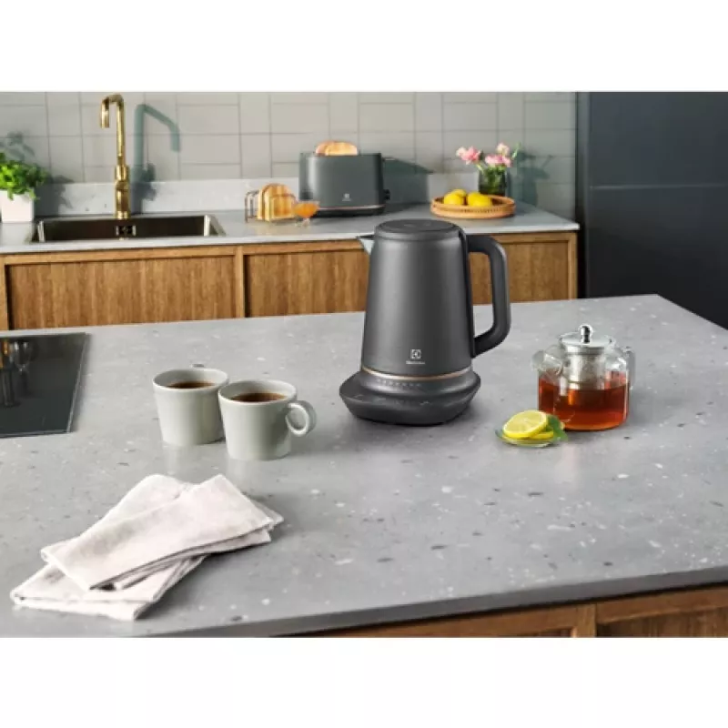Electrolux E7K16BP waterkoker 1,7 l 2400 W zwart, koper