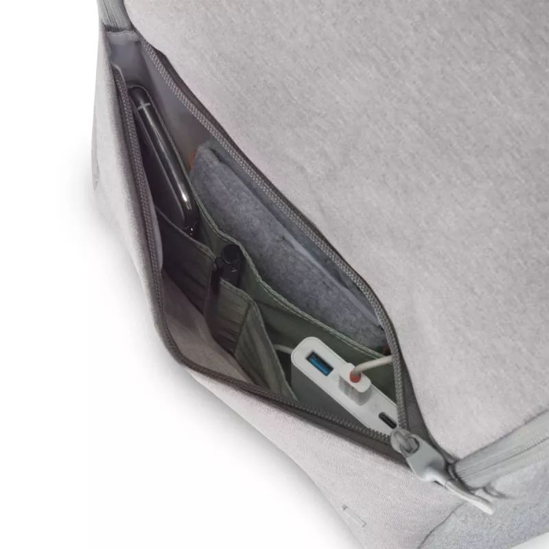 DICOTA backpack Eco Motion – 13-15,6 inch notebookrugzak – lichtgrijs / 600d Rpe polyester