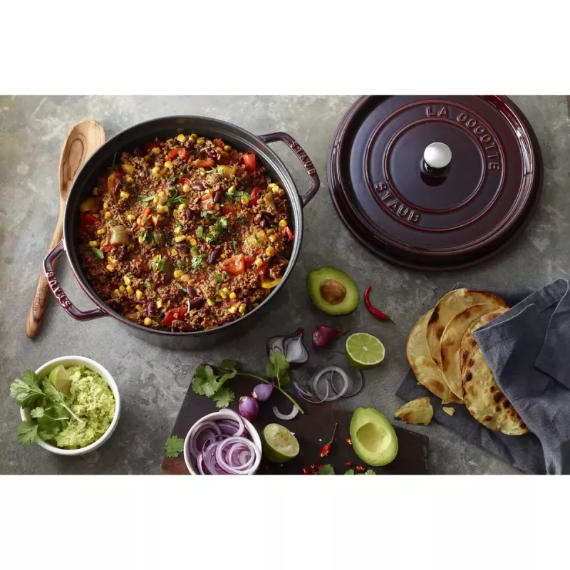 Ronde gietijzeren kasserol Staub La Cocotte 6,7 l, 28 cm diameter