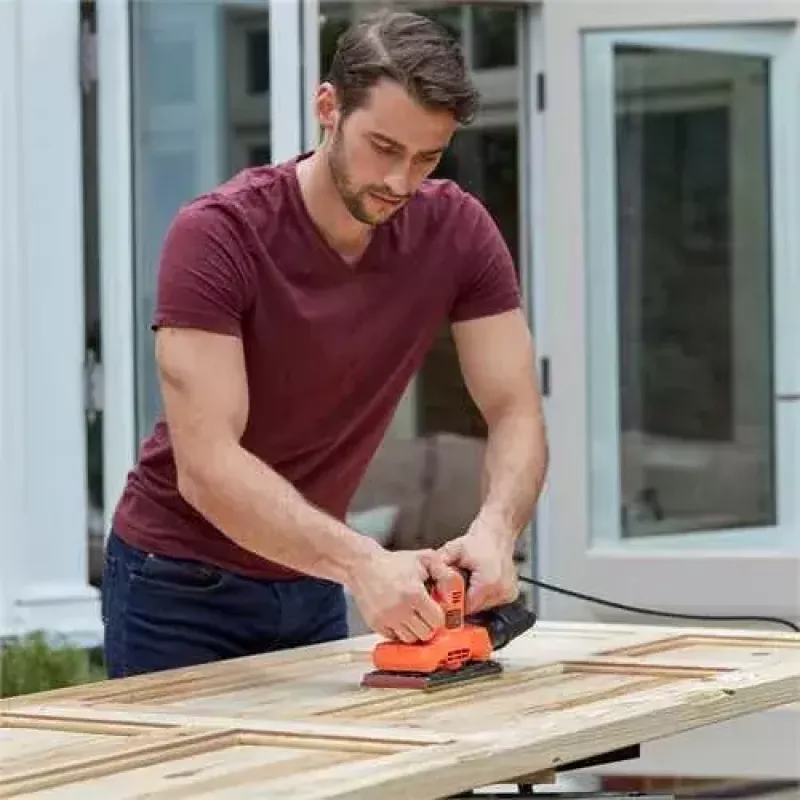 Orbitale schuurmachine Black & Decker BEW220